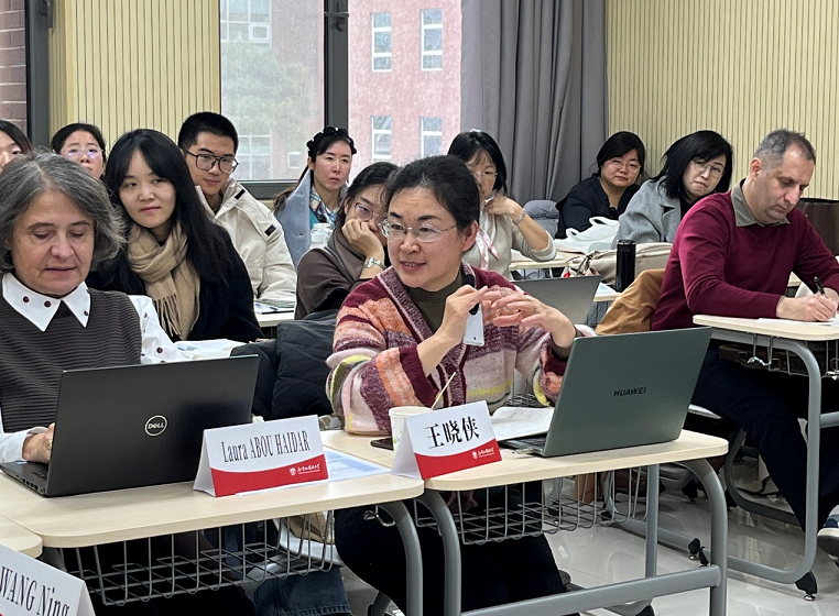 王晓侠照片2.png